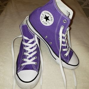 Girls/Women's Converse All Star (size 7.5)